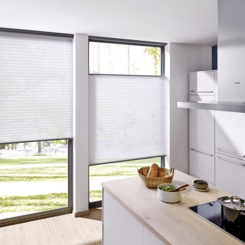 Duette®-Shades-Full-Room-Photo-white-in-Kitchen-993x1024