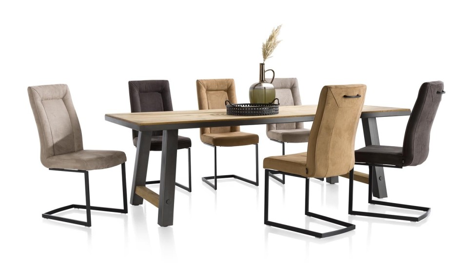HEN_Farmland_Eettafel_36986_Malene_Semisfeer