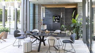 HEN_AMB_Palace_Onyx_eetkamertafeL_Luna_stoel_