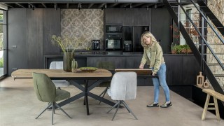 HEN_AMB_eetkamertafel_Pavalon_stoel_Bell_uitklap_1
